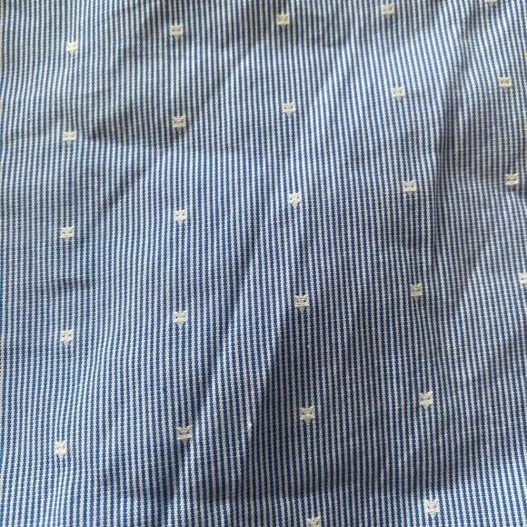 Vineyard vines. Size 4. Blouse. So cute! - Picture 8 of 12